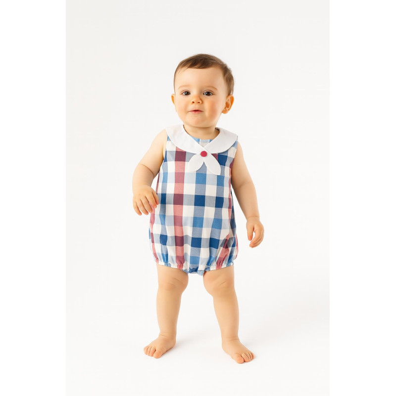 Pelele Bebé Cuadros Rojo y Azul con Cuello Decorativo de la marca JULIANA vistiendo bebés